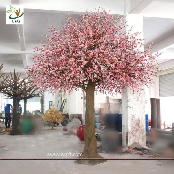 UVG white blossoms artifical christmas decorate trees with fiberglass trunk for indoor 10ft high CHR026