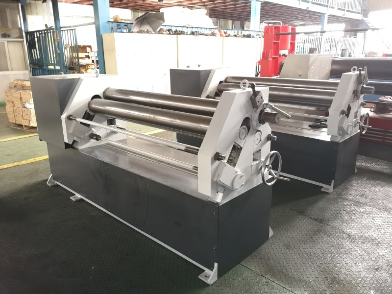 Гибочная машина плиты крена машины завальцовки 3 CNC листа механическая автоматическая