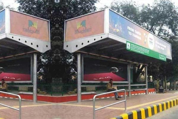 Safety Artistic Stainless Steel Bus Shelter With Seats / Garbage Bins / Line Signs