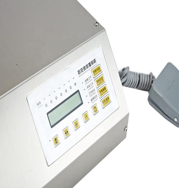 Máquina de enchimento de líquido CNC compacta semiautomática pequena para shampoo de bebidas perfumadas