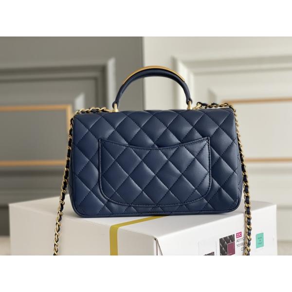 Petits cuir de vachette et or granuleux Tone Metal de Chanel Branded Ladies Handbag Caviar