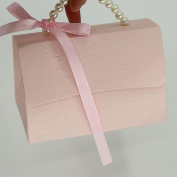 Delicate Valentine'S Day Candy Wedding Gift Box Packaging With Handle And Ribbon