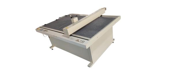 1900*1450*1100mm Sizes Garment Flatbed Bed Pattern Cutter Clothing Cutting Machine