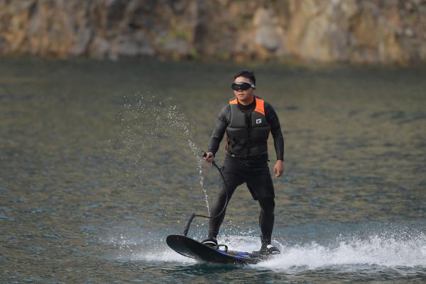 Customized Logo Blue Penguin EFI Engine Powered Surfboard Jet Surfboard 1800*600*150 Mm