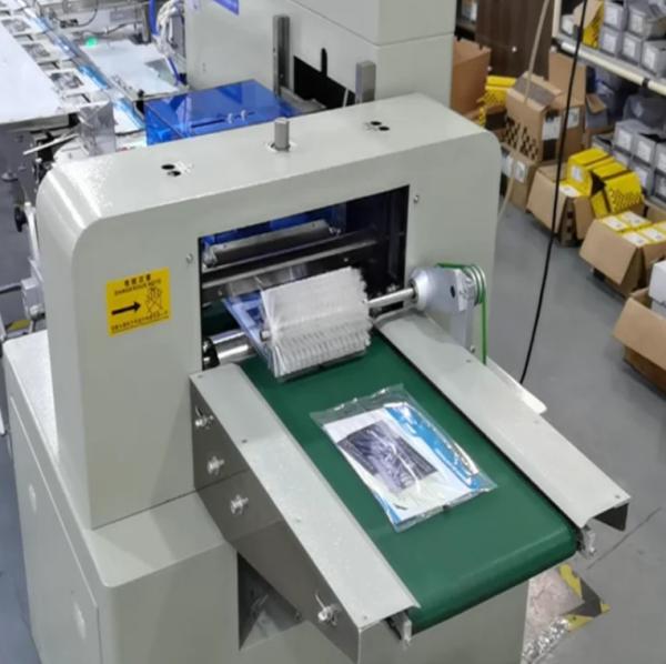 Automatic Bagging Pillow Packing Machine Back Seal For Casters