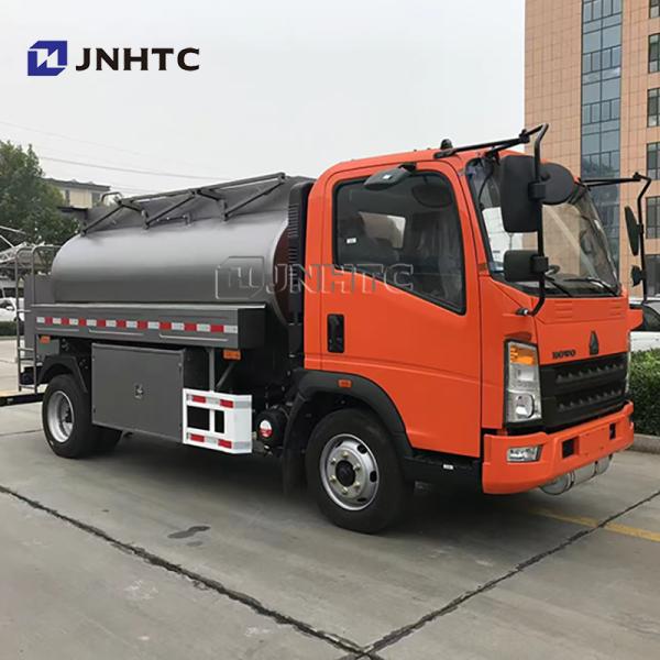 Nuevo camión de reabastecimiento SINOTRUK HOWO 4*2 Euro2 10 Cbm 10000L con medidor de flujo