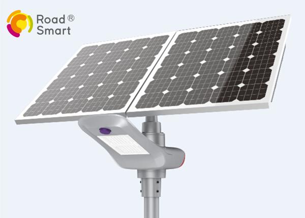 High Efficiency Solar Street Lamp With Mono LED Panel Supporting Battery Charge At 0v