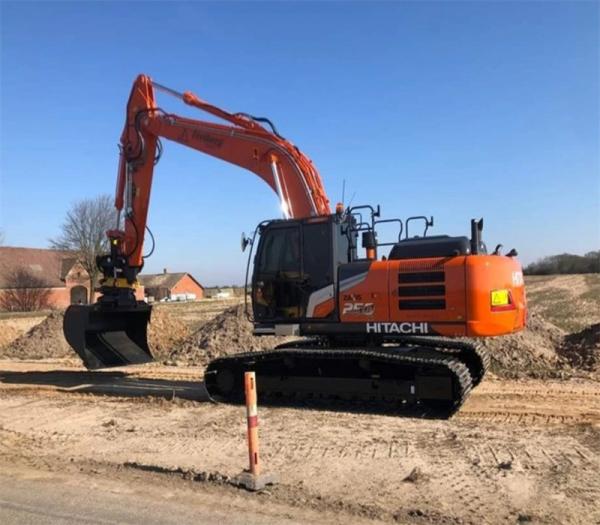 Venda quente em bom estado Excavadora Hitachi ZX240 de segunda mão com capacidade de 1.2-1.4m3 Balde