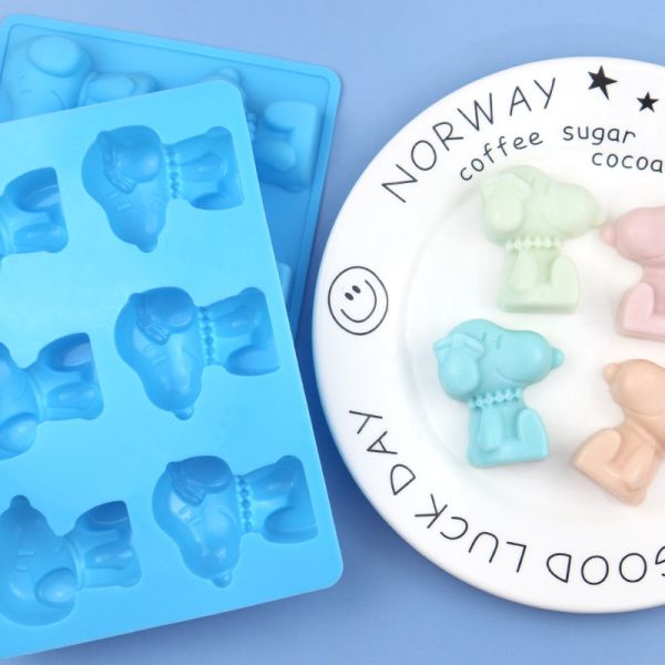 3D Eco-Friendly Reusable Silicone Animal Mould Irregular Snoopy Shape for Easy Cake Baking at Children's Birthday Parties