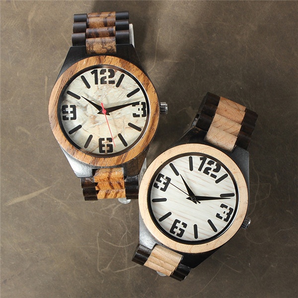2021 Custom Design Dial Quartz Wood Watch with Stainless Steel Case and Buckle Clasp Limited Edition
