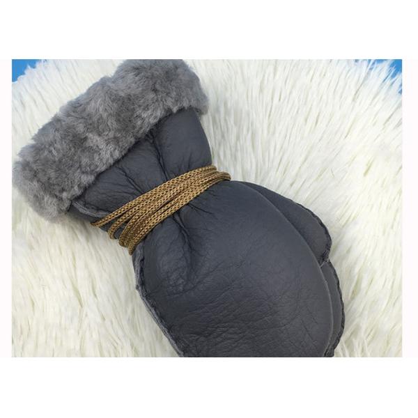 Самой теплой зашитые рукой Миттенс овчины младенца с светом - розовым тумаком