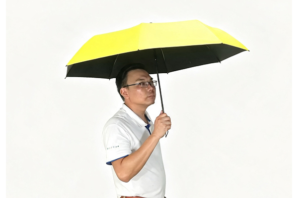 Compact UV40+ Travel Umbrella with 42-inch Arc and 8-Rib Lightweight Construction