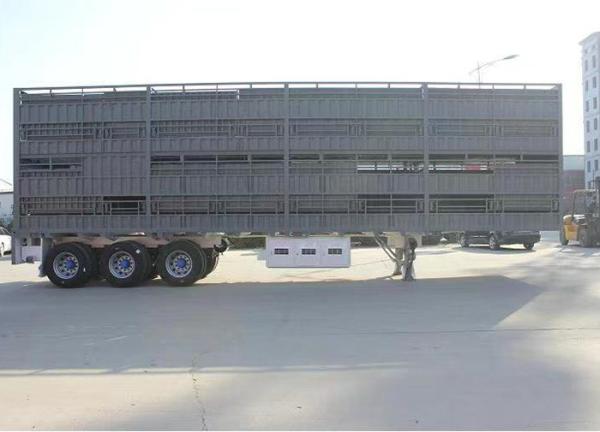 Convenient Fence Stake Semi Trailer for Livestock Transport Capacity 40cows/200 Sheep