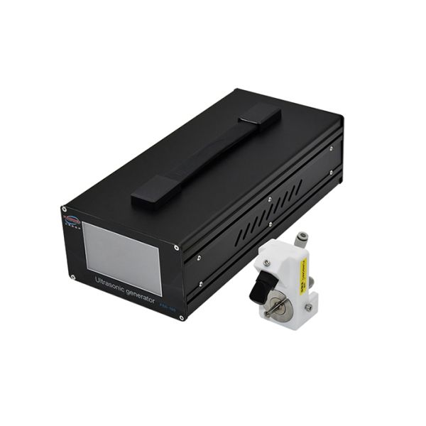 Revêtement de nanoparticules par atomisation ultrasonique pour cellules photovoltaïques à couche mince