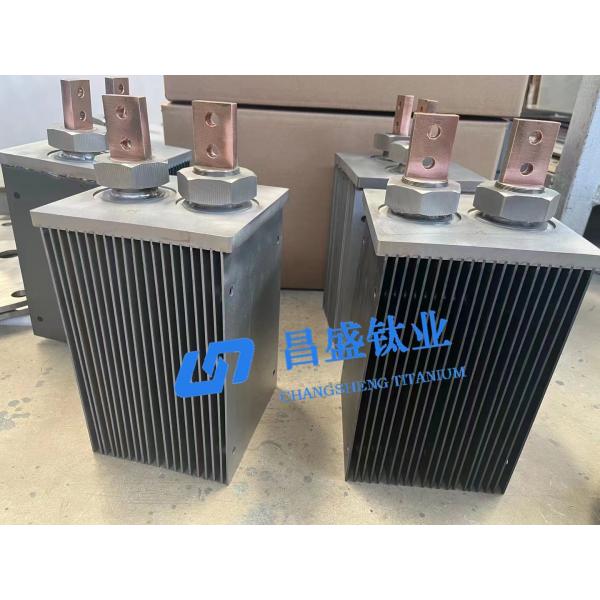 Générateur titanique d'hypochlorite de sodium pour le traitement de l'eau