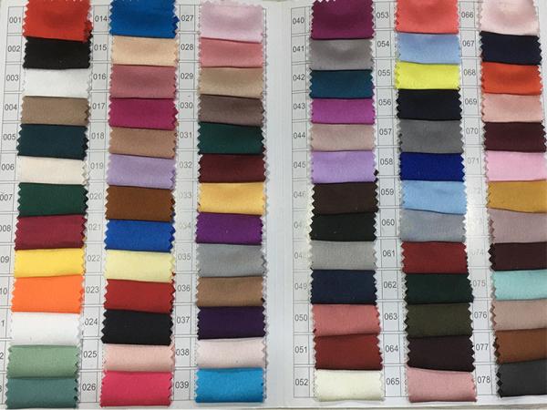 O FIO liso TINGIU a tela luxuosa brilhante do cetim do Spandex do poliéster 3% de 97%
