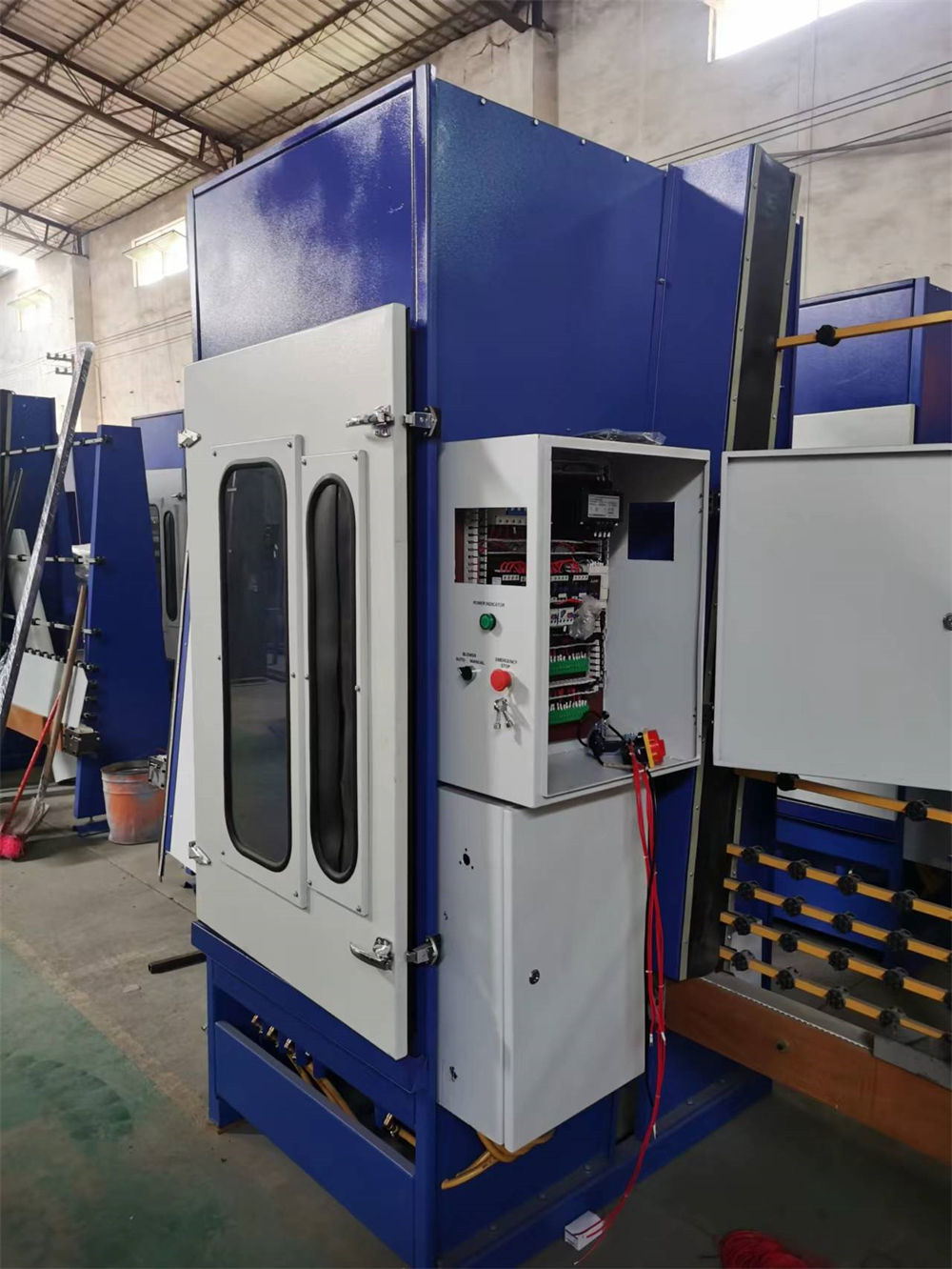 Industrial Automatic Vertical Glass Sandblasting Machine For Sandblast Glass / Mirror