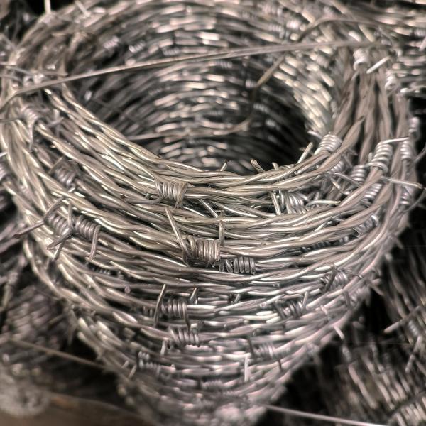 Prevent Rust Double Barbed Wire Roll 100-500m Galvanized Surface Treatment