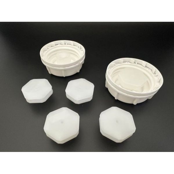 XINXIA Snap-In Vent Plug D38_E20WO – durable HDPE plastic vent valve for pesticide and chemical bottle