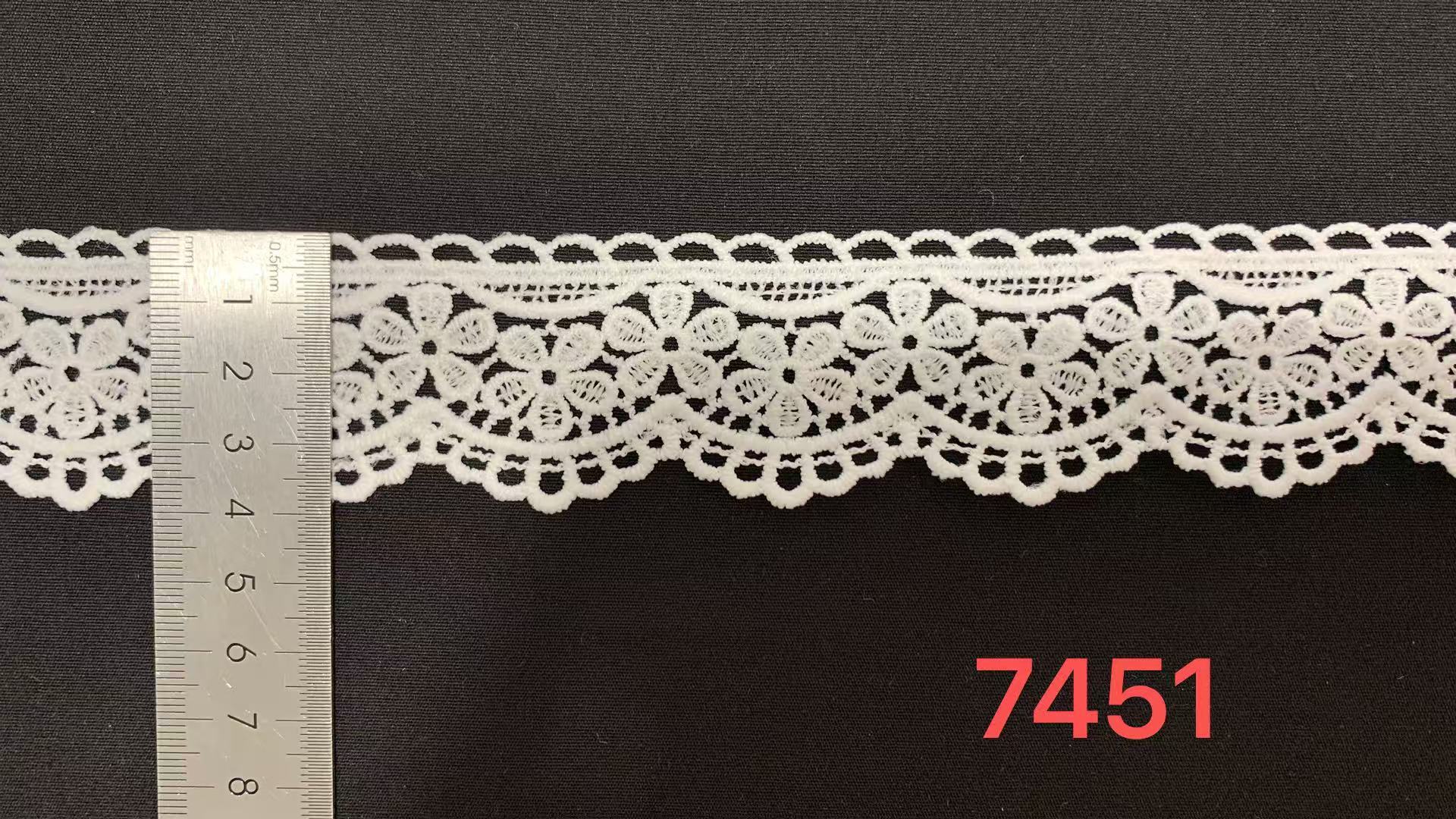 Milk Yarn Chemical Lace Trim 4cm Width with Scalloped Border and Compact Floral Patterns for Wholesale Lace Accessory