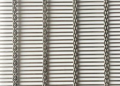 A planície natural da cor dos SS tece o Cabinetry e as escadas do metal decorativos para a rede de arame tecida arquitetónica