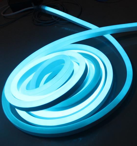 un contrôleur DMX à câble numérique dynamique à LED pixel flex neon