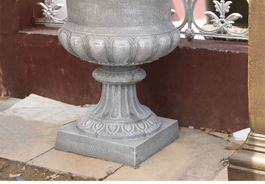 Outdoor Antique Cast Iron Planters And Urns Classical Paint Coating