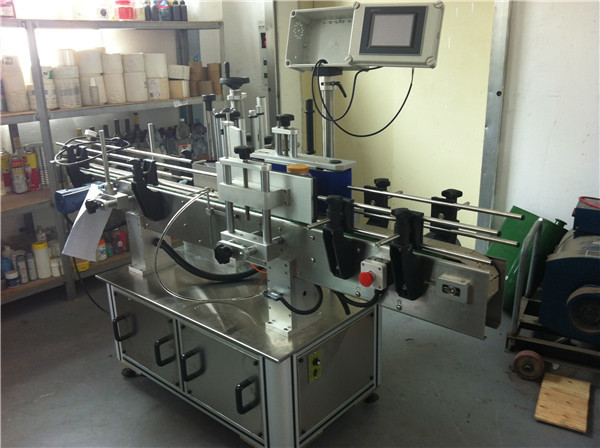 Fruit / Vegetables Juice Round Bottle Sticker Labeling Machine For Drink Industry