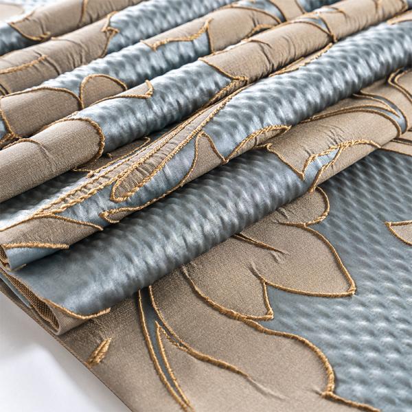 Polyester Jacquard Hotel King Size Bed Runner With Cushion Covers