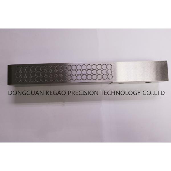 Высота частей инжекционного метода литья точности SKH51 полируя допуск 0.001mm