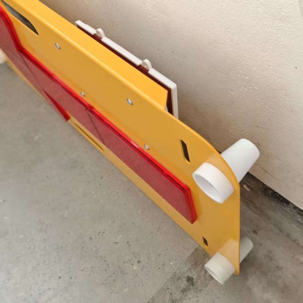 Manual Control LED Arrow Board Portable Traffic Signs