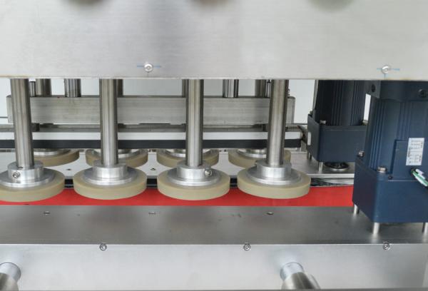 Máquina de tapação linear de rotação de rodas de 8 pares para garrafas de mercadorias de 30-120 mm de diâmetro