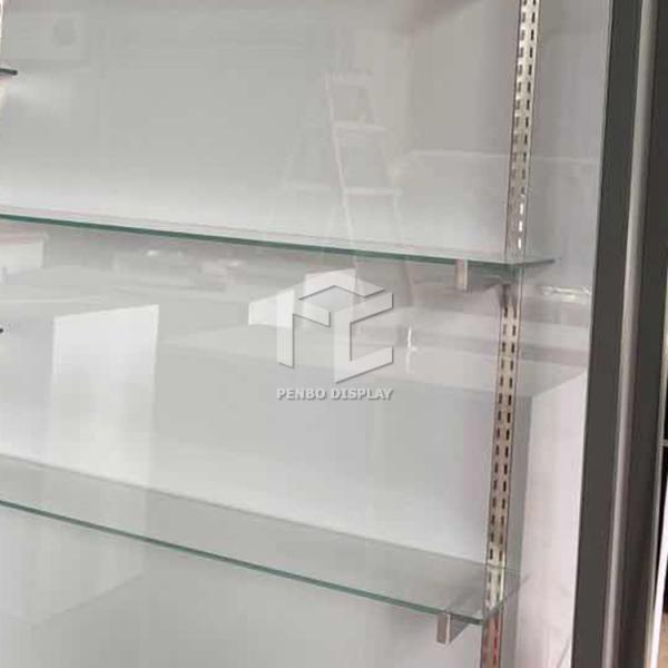 Gabinete del escaparate de la exhibición del museo de la CAPA