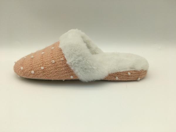 Winter Soft Ladies Slippers Fleece Closed Toe Flat Shoes With Soft Knit / Fleece Upper