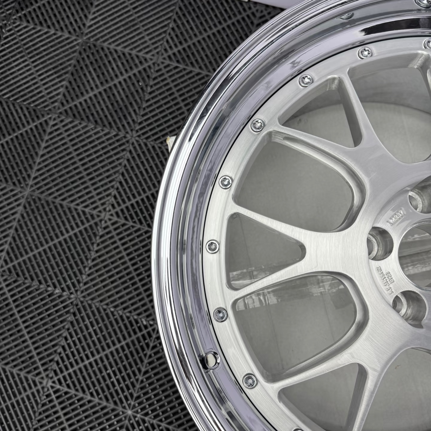6061-T6 Forged Wheels 2-Piece 17-24 Inch 5x1143 5x112 5x120 PCD Passenger Car Wheels & Tires for Benz BMW Audi Suv Tesla Porsche