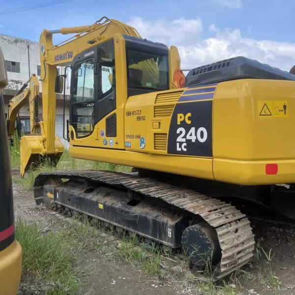 Excavateur Komatsu PC240 de seconde main avec une capacité de seau de 1,2 m3 en excellent état