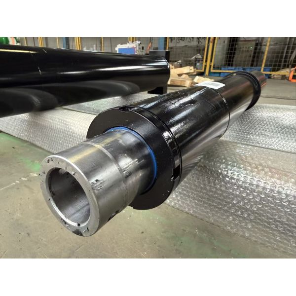 Double Acting Steel Excavator Hydraulic Cylinder With Hard Chrome Plated Piston Rod