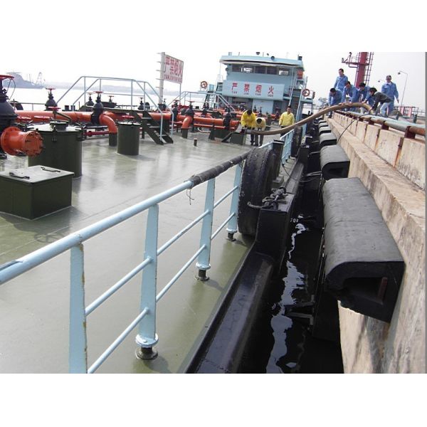 Natural Rubber D Type Fender Marine Ship Berthing Protection
