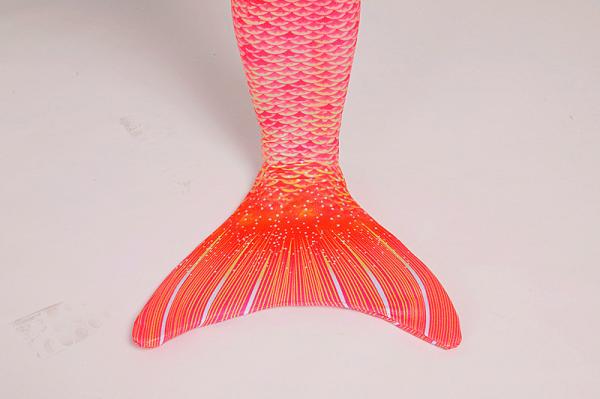 Stretchable Childrens Mermaid Tails , Toddler Mermaid Tail For 3 - 14 Year Old