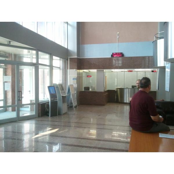 17 Inch LCD Service Center Queue Ticketing System