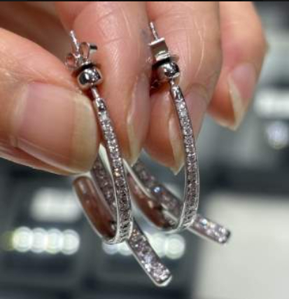 タッセルイヤリング DEF VVS ラウンドシェイプ 人工ダイヤモンド PT950