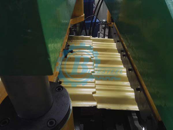 Petit pain en acier de panneau de toit d'étape enduit par couleur de 18 supports formant la machine pour la construction