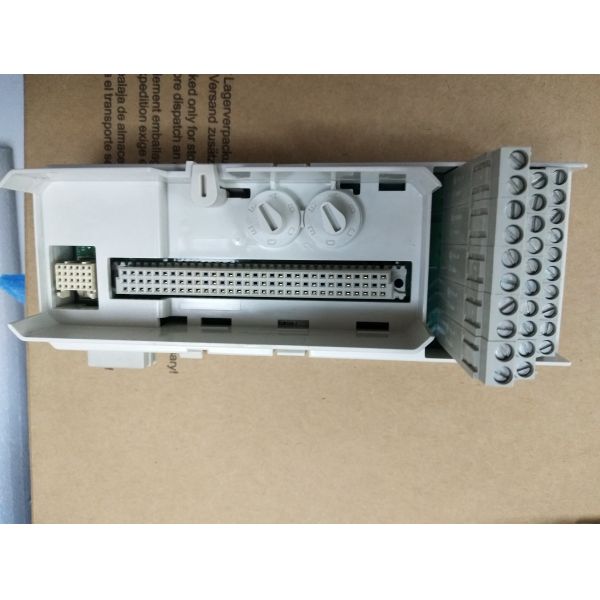 ABB 3BSE013230R1 Terminal block  TU810V1 compact module termination unit 