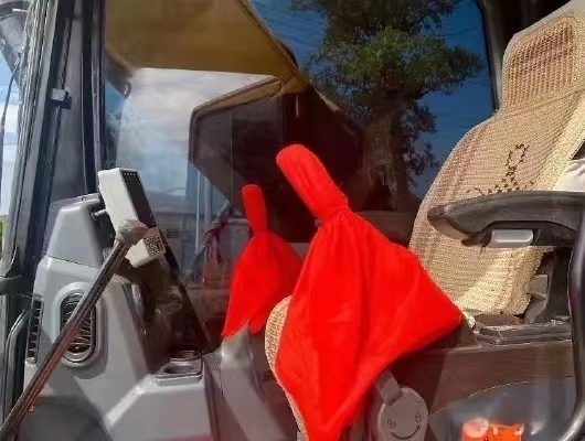 Гидравлический экскаватор Sany SY215C: 118 кВт, 1,2 м3 емкости ведра, производство 2022 года