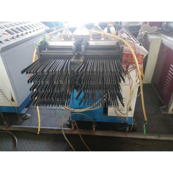 Différents types de moules en acier à extrusion de polyamide plastique pour la ligne de production d'extrudeuses en nylon