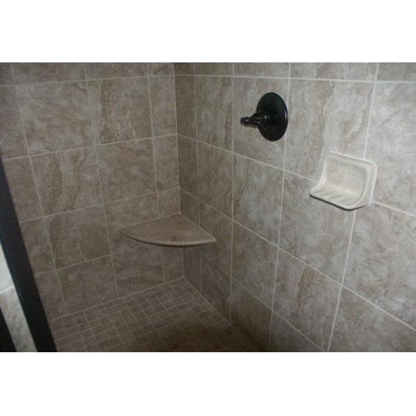 Чистое белое мраморное блюдо мыла, мраморный держатель мыла для панелей ливня ванной комнаты