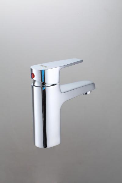 Square Basin Faucets with Ceramic Cartridge , Single Hole Deck Mounted Bathtub Taps
