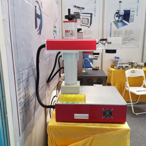 30 KG Portable Fiber Laser Marking Machine for Mini Rotary Medals and Dog Tages Engraving at Manufacturing Plant