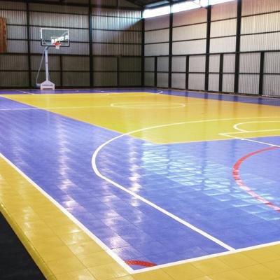 15 mm espessura solos de azulejos de PP suave solução de piso esportivo duradouro