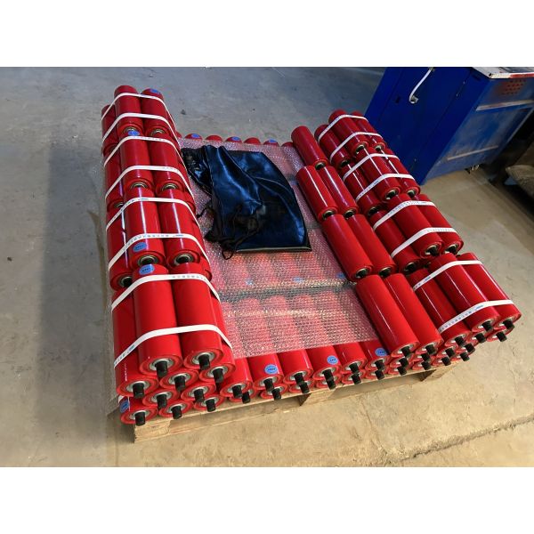 OEM Heavy Duty Idler Rollers Red Corrosion Resistant Idler Rollers With Bearings